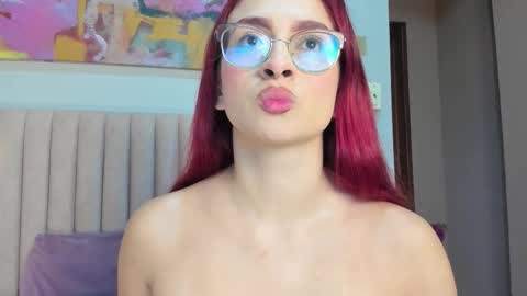 Snapshot of andracyruss chatting on 10-17-25, 11:35 Andra Cyrus online show from 10-17-25, 11:35