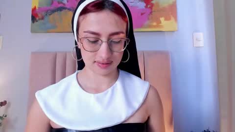 Snapshot of andracyruss chatting on 10-31-25, 11:55 Andra Cyrus online show from 10-31-25, 11:55