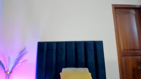 Snapshot of andracyruss chatting on 11-01-25, 12:07 Andra Cyrus online show from 11-01-25, 12:07