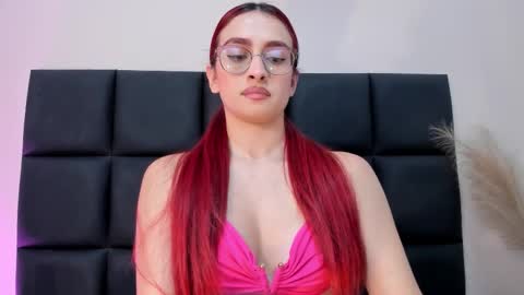 Snapshot of andracyruss chatting on 11-08-25, 12:33 Andra Cyrus online show from 11-08-25, 12:33