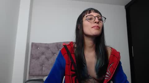 Snapshot of andrasla chatting on 10-16-25, 04:57 Andras online show from 10-16-25, 04:57