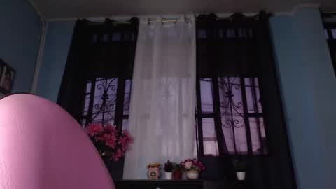 Snapshot of andre10_ chatting on 09-12-25, 11:04 MARIA online show from 09-12-25, 11:04