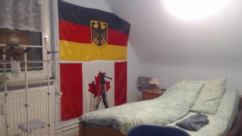 Snapshot of andre124231 chatting on 12-07-24, 09:33 Andre online show from 12-07-24, 09:33