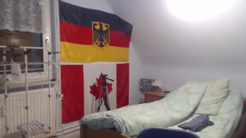 Snapshot of andre124231 chatting on 12-12-24, 08:21 Andre online show from 12-12-24, 08:21