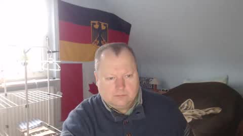 Snapshot of andre124231 chatting on 12-13-24, 09:35 Andre online show from 12-13-24, 09:35