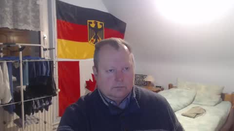 Snapshot of andre124231 chatting on 01-02-25, 05:18 Andre online show from 01-02-25, 05:18