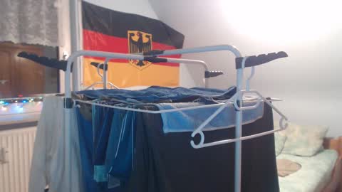 Snapshot of andre124231 chatting on 01-03-25, 08:01 Andre online show from 01-03-25, 08:01