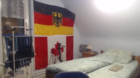 Snapshot of andre124231 chatting on 01-03-25, 11:01 Andre online show from 01-03-25, 11:01