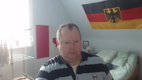 Snapshot of andre124231 chatting on 10-12-25, 10:36 Andre online show from 10-12-25, 10:36