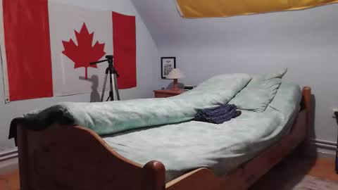 Snapshot of andre124231 chatting on 10-18-25, 08:20 Andre online show from 10-18-25, 08:20