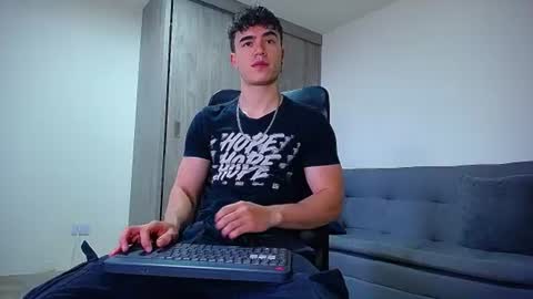 Andre Parker online show from 06-18-26, 08:46