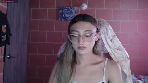 Andrea  online show from 10-14-25, 05:47