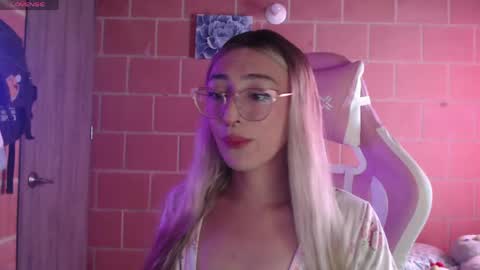 Andrea  online show from 04-21-26, 01:28