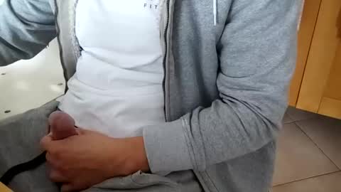 Snapshot of andrea_feetlover chatting on 10-11-25, 02:04 andrea_feetlover online show from 10-11-25, 02:04