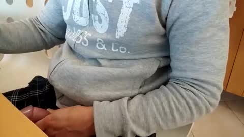 andrea_feetlover online show from 11-06-25, 06:47