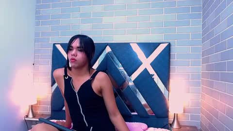 Snapshot of andrea_gill_ chatting on 12-29-24, 03:57 Andres Gil online show from 12-29-24, 03:57