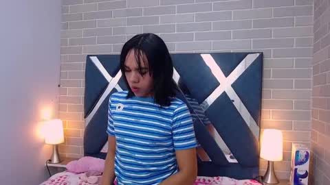 Snapshot of andrea_gill_ chatting on 12-30-24, 12:52 Andres Gil online show from 12-30-24, 12:52