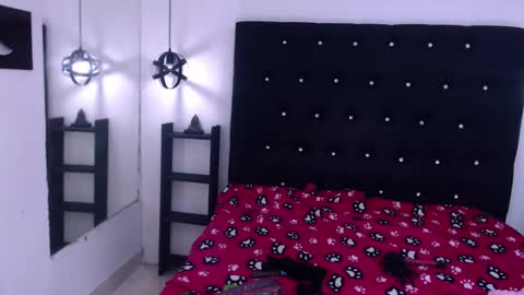 Snapshot of andrea_gill_ chatting on 01-07-25, 07:17 Andres Gil online show from 01-07-25, 07:17