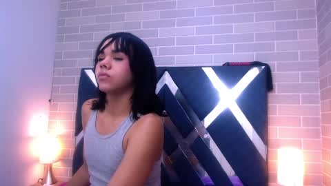 Snapshot of andrea_gill_ chatting on 02-13-25, 12:00 Andres Gil online show from 02-13-25, 12:00