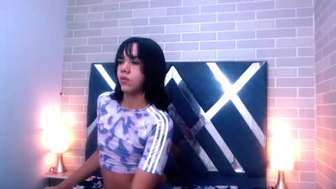 Snapshot of andrea_gill_ chatting on 02-20-25, 11:20 Andres Gil online show from 02-20-25, 11:20