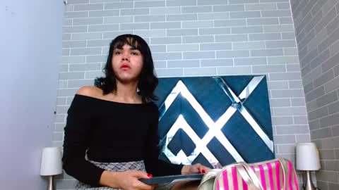 Snapshot of andrea_gill_ chatting on 10-09-25, 12:58 Andres Gil online show from 10-09-25, 12:58