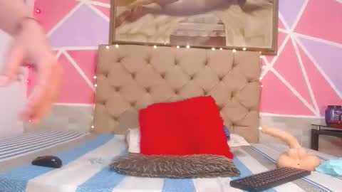 andrea ospina1 online show from 03-02-25, 12:43