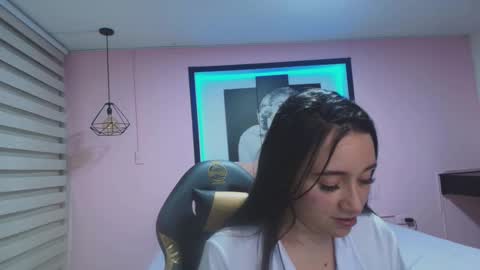 Andrea Ramos online show from 02-25-25, 02:36