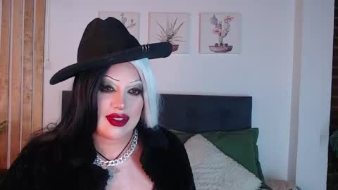 Snapshot of andrea_secret_ chatting on 10-08-25, 03:20 ANDREA  online show from 10-08-25, 03:20
