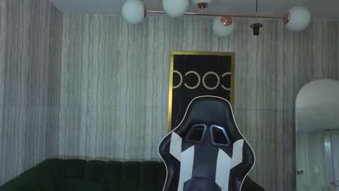 Snapshot of andrea_torres_t chatting on 12-14-25, 01:27 Andrea online show from 12-14-25, 01:27