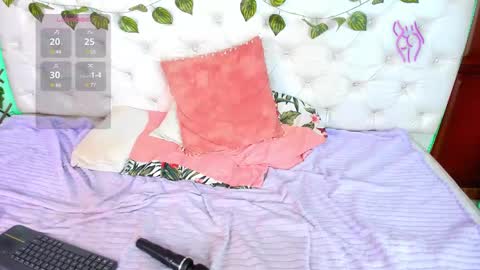 Snapshot of andrea_williams24 chatting on 12-26-24, 02:59 Naomi Andrea Daviss online show from 12-26-24, 02:59