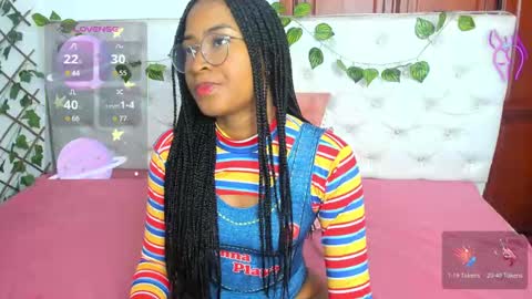 Snapshot of andrea_williams24 chatting on 10-31-25, 12:17 Naomi Andrea Daviss online show from 10-31-25, 12:17