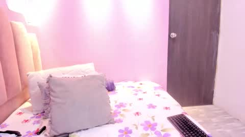 A n d r  e a S w e e t  online show from 11-11-25, 08:31