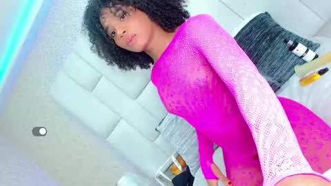 Snapshot of andreayano chatting on 09-21-25, 05:53 andreayano online show from 09-21-25, 05:53