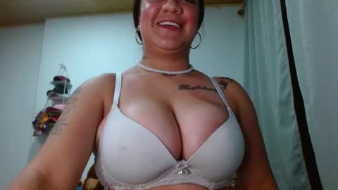 Snapshot of andrebigboobs chatting on 03-05-25, 01:52 Andre online show from 03-05-25, 01:52