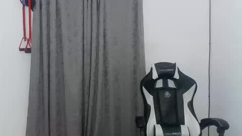 andres180950734 online show from 11-10-25, 11:26