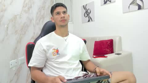 andres_stud online show from 10-06-25, 04:10