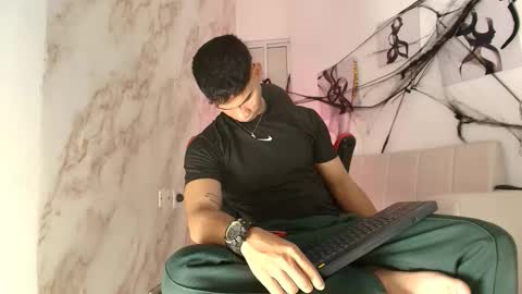 andres_stud online show from 10-26-25, 04:29