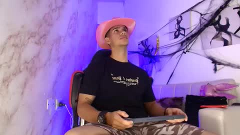 ANDRES  online show from 10-27-25, 04:27