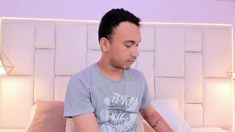Snapshot of andressolorzano chatting on 05-02-26, 11:26 Andres online show from 05-02-26, 11:26