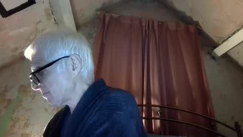 Snapshot of andrew160258 chatting on 04-05-26, 11:57 Andrew online show from 04-05-26, 11:57