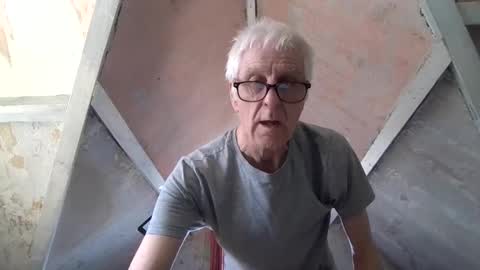 Snapshot of andrew160258 chatting on 04-10-26, 12:10 Andrew online show from 04-10-26, 12:10