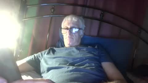 Snapshot of andrew160258 chatting on 04-27-26, 12:30 Andrew online show from 04-27-26, 12:30