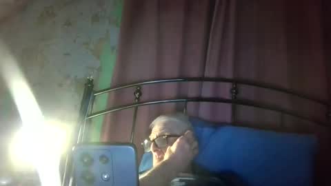 Snapshot of andrew160258 chatting on 05-20-26, 12:28 Andrew online show from 05-20-26, 12:28