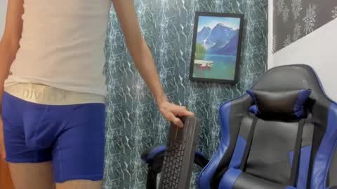 andrew_2811 online show from 09-13-25, 05:40