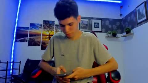 andrew_2811 online show from 09-21-25, 05:31