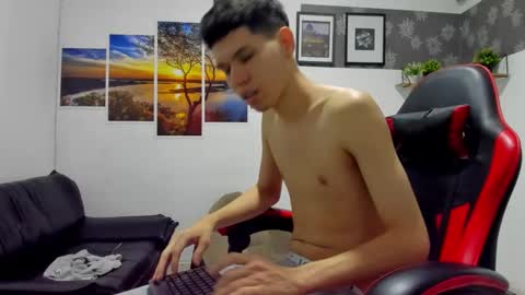 andrew_2811 online show from 10-16-25, 05:30