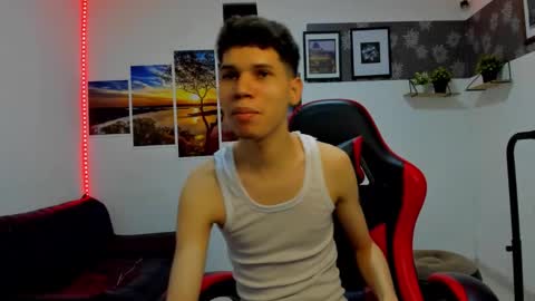 andrew_2811 online show from 11-08-25, 05:07