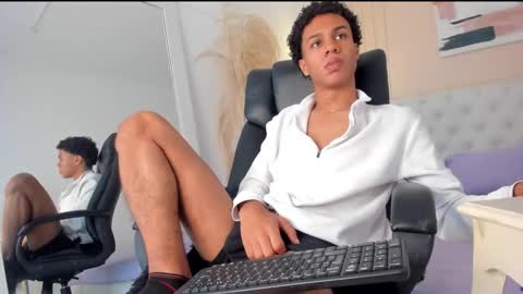 Snapshot of andrew_burnss chatting on 11-12-25, 02:50 andrew_burnss online show from 11-12-25, 02:50