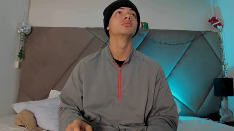 Snapshot of andrew_colleman1 chatting on 12-01-25, 12:32 Colleman online show from 12-01-25, 12:32