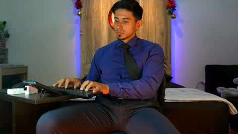 Snapshot of andrew_elliot chatting on 01-06-26, 05:55 Andrew online show from 01-06-26, 05:55